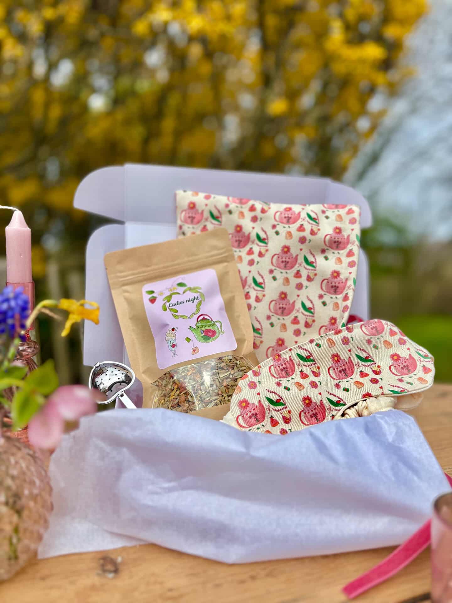 A découvrir 💐 Ma box bonheur ensommeillé 💐 Tissu "Tea time in England" 🫖