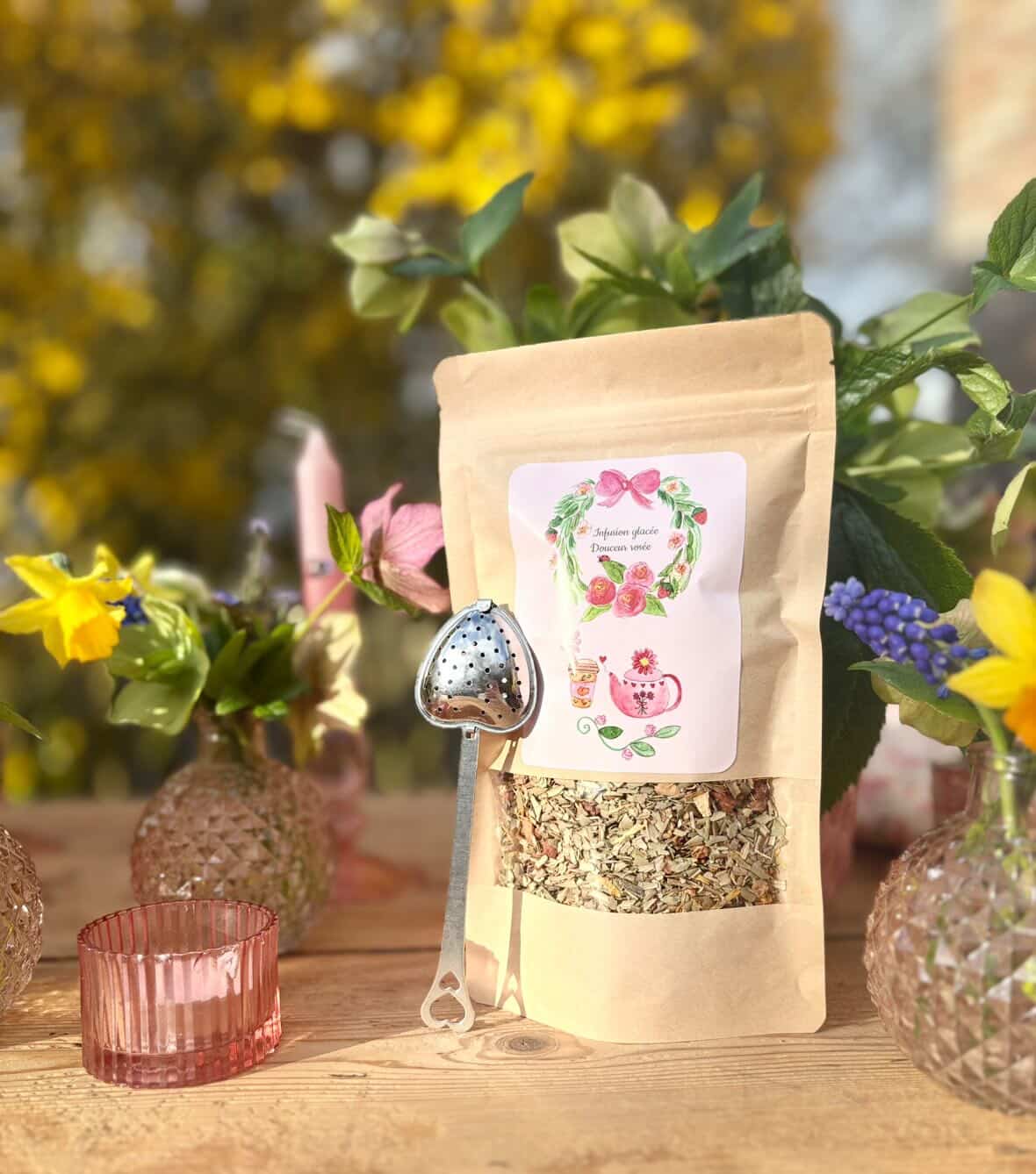 Infusion glacée douceur rosée 🌸🫖 et son infuseur en forme de cœur ❤️