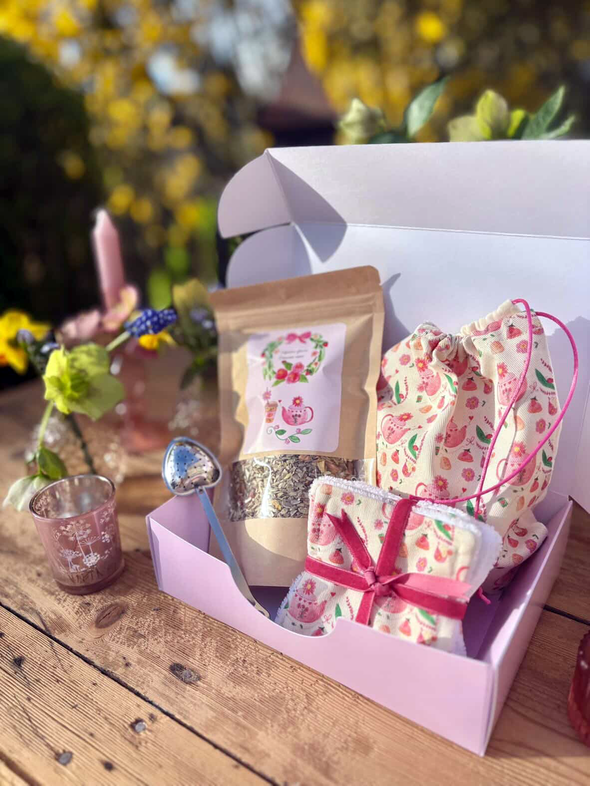 A découvrir 🌸 Ma box bonheur ensoleillé 🌸 Tissu "Bloom & Bakery" 🍰